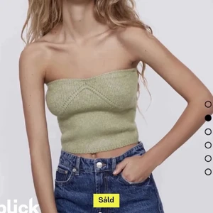 Topp från zara - Jätte söt topp som knappt jag har använt. I storlek m men passar mig som är vanligtvis s. Bilden är lånad men fler kan fixas vid intresse🥰