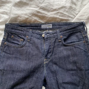 Low waist jeans  - Low waist jeans från Lee. bra skick. köparen står för frakt