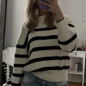 Randig stickad  - Storlek S❤️