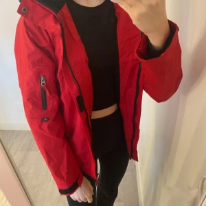 Jacka - Jag säljer denna fina jacka från McKinley.