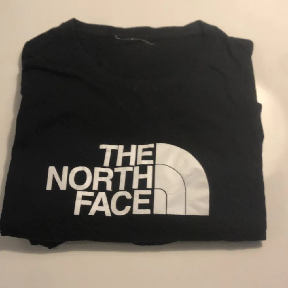 Sjukt cool north face t shirt . T-shirts.