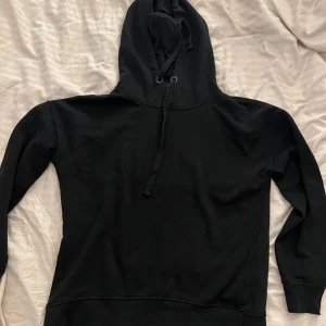 Hoodie - Svart Hoodie i storlek S