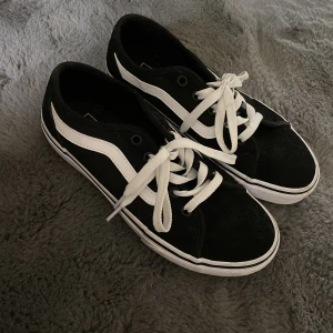 Vans - Oanvända svarta vans i storlek 37. 