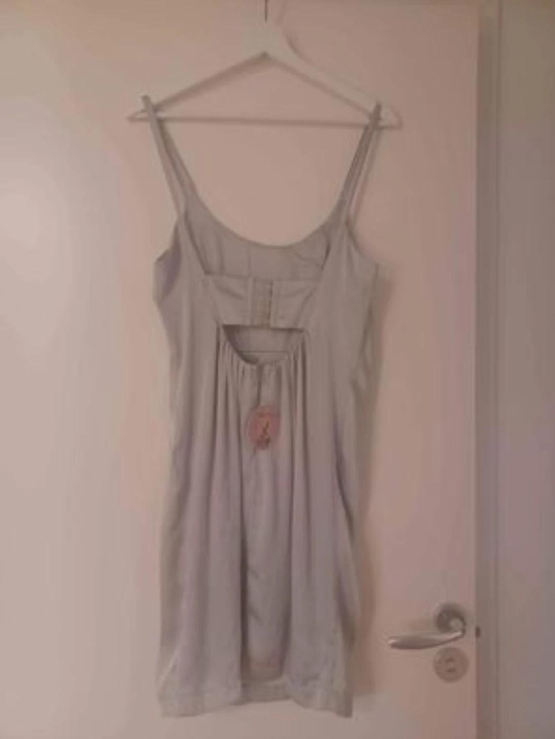 Oanvänd fin blå klänning 