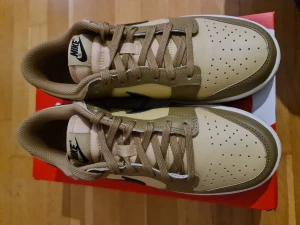 Nike dunk dark driftwood  - Nike dunk dark driftwood storlek 39 helt nya. Kan hämtas I Malmö eller skickas mot fraktkostnad. Har du några frågor är det bara att skirva