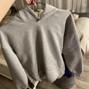 Hoodie - Hoodie i strl L! Ny! 50kr