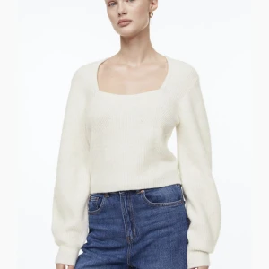 Stickad tröja  - Jättefin, använd 1-2 gånger💕