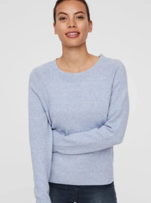 Vero Moda stickad tröja - Säljer denna trendiga stickade tröja från vero Moda i blått!!Kontakta för bättre bilder eller frågor! Använd men bra skick