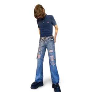 Burberry polotröja - Äkta burberry polotröja, fint skick men lite sliten vid loggan(se bild) Nypris: 2500kr