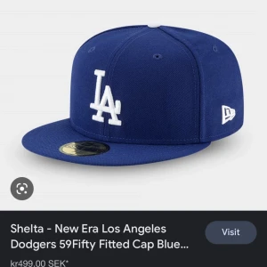 LA keps - Säljer denna keps som jag har köpt från Shelta. Den har ej märke på baksidan .Storlek 56. Originalpris:500 ❤️