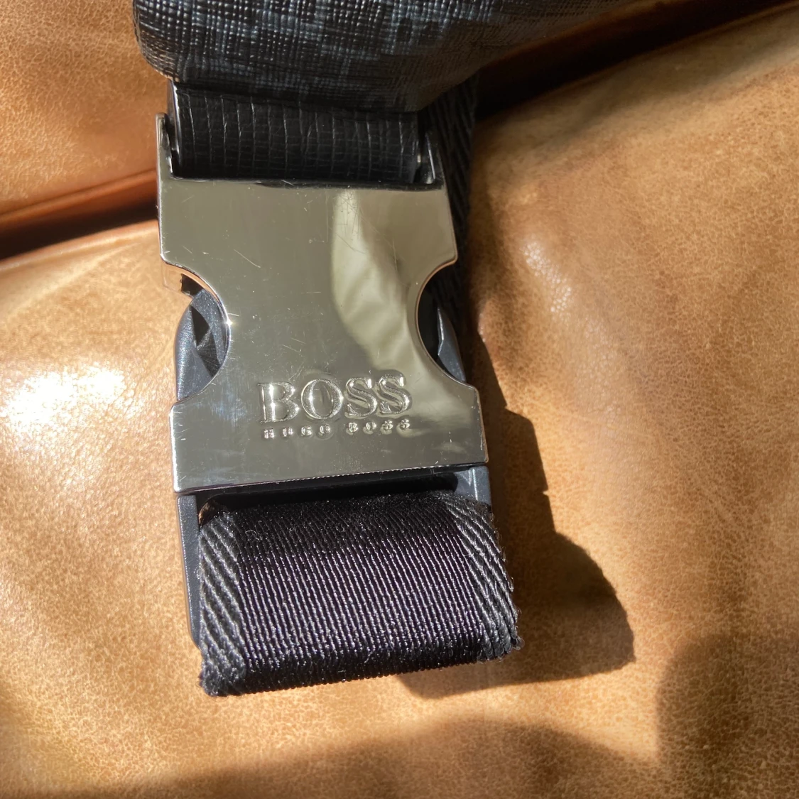 Hogo boss väska limited edition  - 90