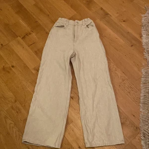 Linnebyxor - Linnebyxor i gott skick.