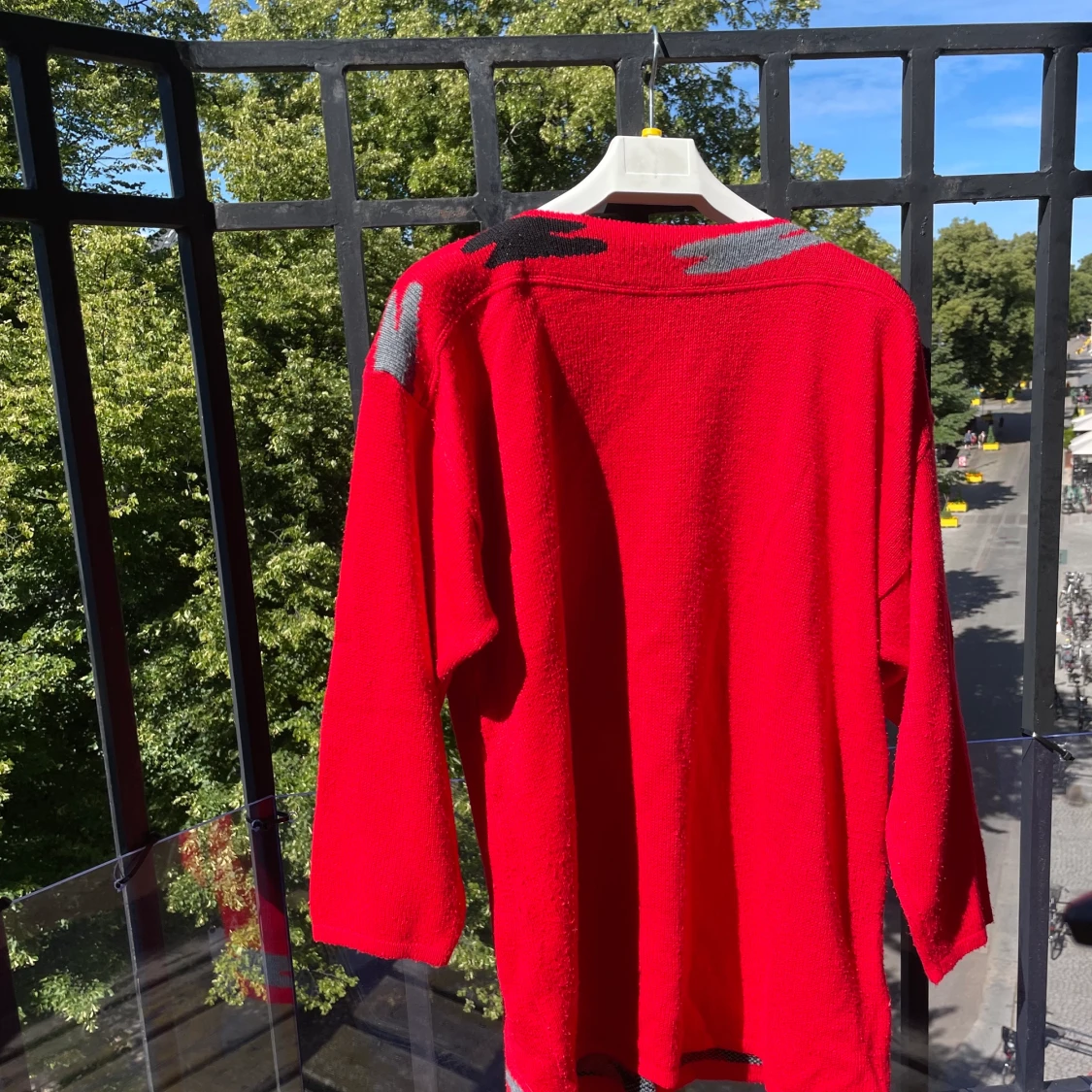 Röd tjocktröja - 91