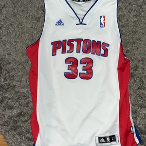 Vintage Detroit Pistons jerbko Jersey  - Köpte i usa för många år sedan när han var aktiv i nba 
