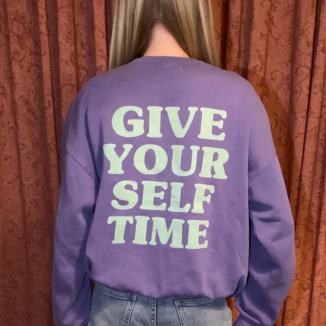 Jättefin lila tröja med tryck💜 - 91