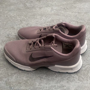 Nike skor  - Storlek: 40 Färg: lila / grå 