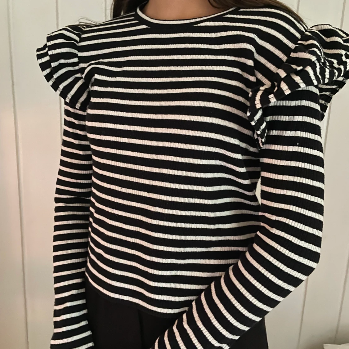 Långärmad volang topp - 90