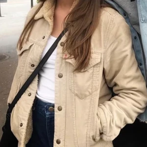 Levis jacka  -  Säljer min snygga Levis jacka!  Modell 71550  