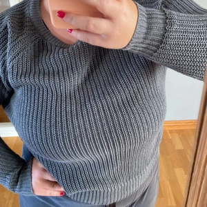 Stickad tröja - Superfin stickad tröja (kliar inte😍) Storlek S och säljer den för 40kr 