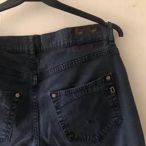 Dondup byxor - Dondup byxor, bra skick Strl 33 funkar för mig på 180 70kg 