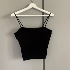 Svart topp i sammet - Storlek 38