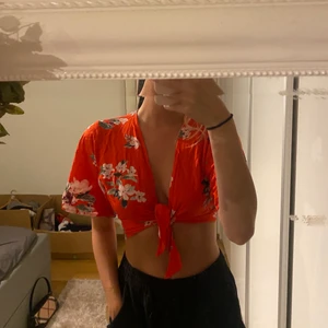 Rödblommig topp - Använd 1 gång 