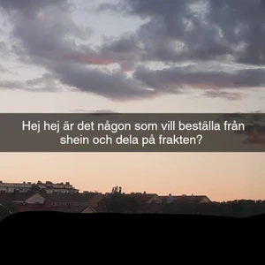 Svart topp - Jag tänkte beställa från shein men tycker bara att frakten är för mycket gämfört med vad jag beställer. Så att jag tänkte om någon ska beställa från shein så kan man skicka länden till mig så beställer jag om ni swishar för grejerna ni köper+halva frakten