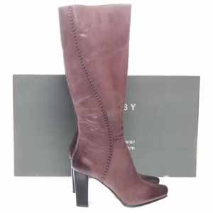 Stövlar i läder, 39 - Säljer dessa sjukt snygga boots från Carnaby. Äkta läder. Mycket bra kvalitet. Knappt använda. Sjukt snygg passform. Storlek 39