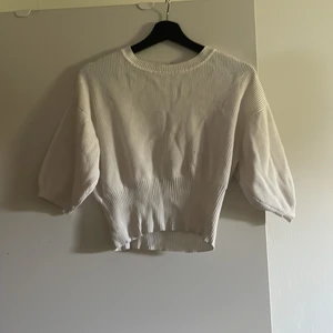 Stickad tröja - Storlek M