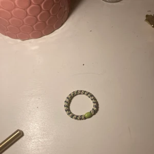 Kknekki - Säljer den här jätte fina färglada kenkkisen so är äkta! Från nk om ni vill se varför jag säljer den gå in på mitt första inlägg❤️❤️ jag kan mötas upp inom Stockholm och frakt kostar 13kr❤️❤️❤️