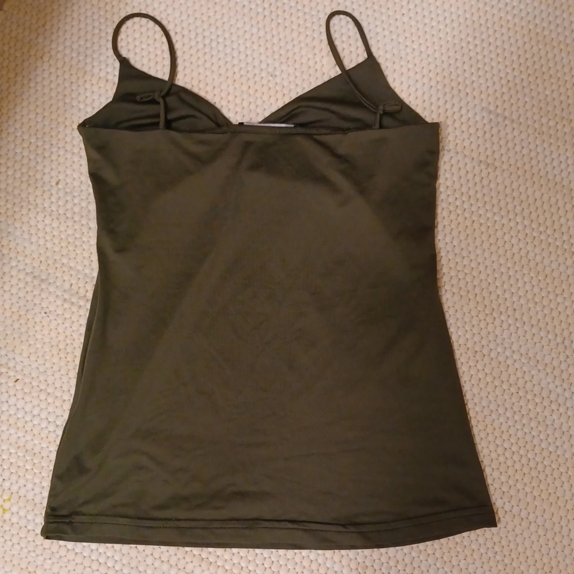  Mörk Grönt linne xs från ginatricot - 91