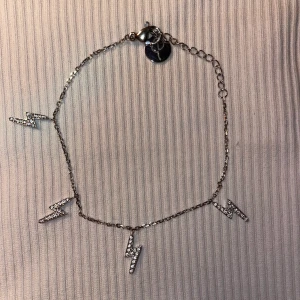Edblad armband - säljer detta Edblad armbandet i silver med blixtar. det är helt oanvänt, nypris 400kr.   150 + frakt 💓