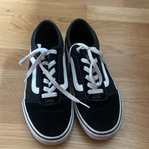 Vans - Jätte fina skor som knappt är använda Storlek 37