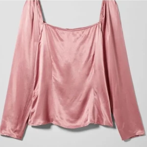 Rosa satintopp från Weekday - Rosa satintopp från Weekday i storlek S, 50 kr + frakt🙏