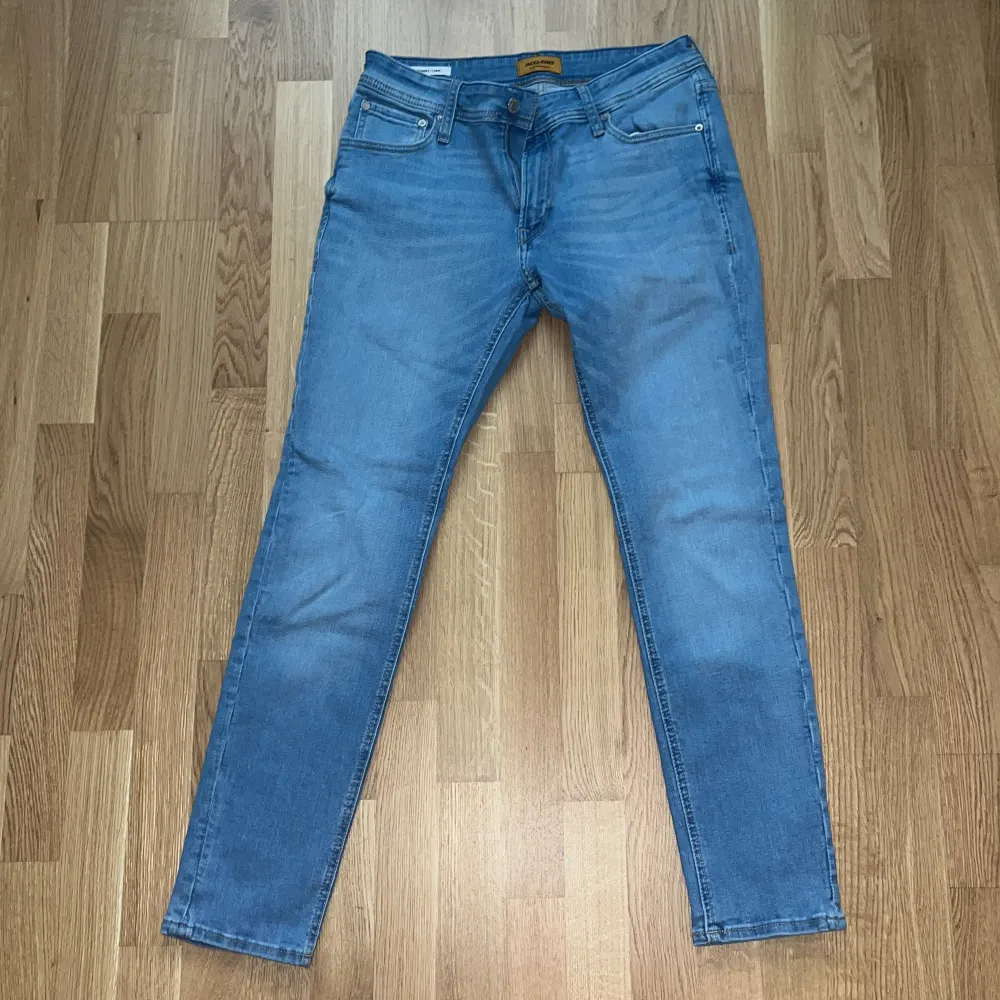 Väldigt fina Jack & Jones jeans (32,30) i storlek . Jeans & Byxor.