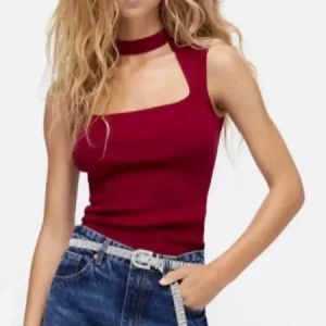 Populär zara topp❤️ - Bra skick, använd fåtal gånger, skriv för fler bilder eller frågor ❣️