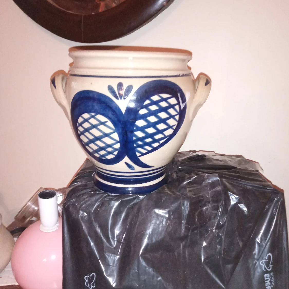 Keramik kruka mönstrad . - 90