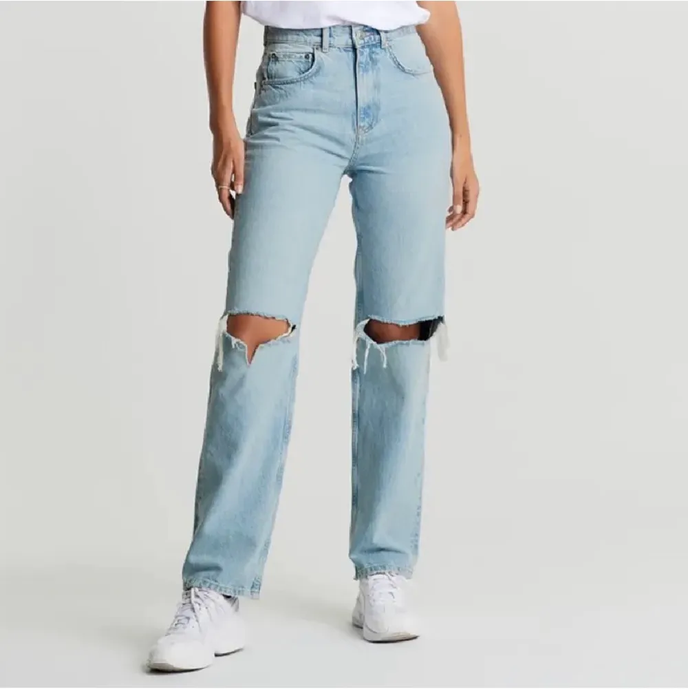 Snygga jeans från gina. Sitter as bra men kommer inte till användning så mycket längre!❤️. Jeans & Byxor.