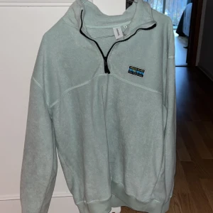 Fleece tröja  - Säljer min fleece tröja ja har använt ett fåtal gånger. Köpt för 499 på junkyard Pris kan diskuteras 