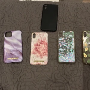 Telefon skal  - Telefon skal iPhone xs Max iPhone 11 PRO Max den rosa skalen är lite sönder där uppe vid kamera hålen 