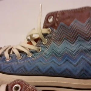 Converse blå 40 - Begagnade converse i strlk 40. 