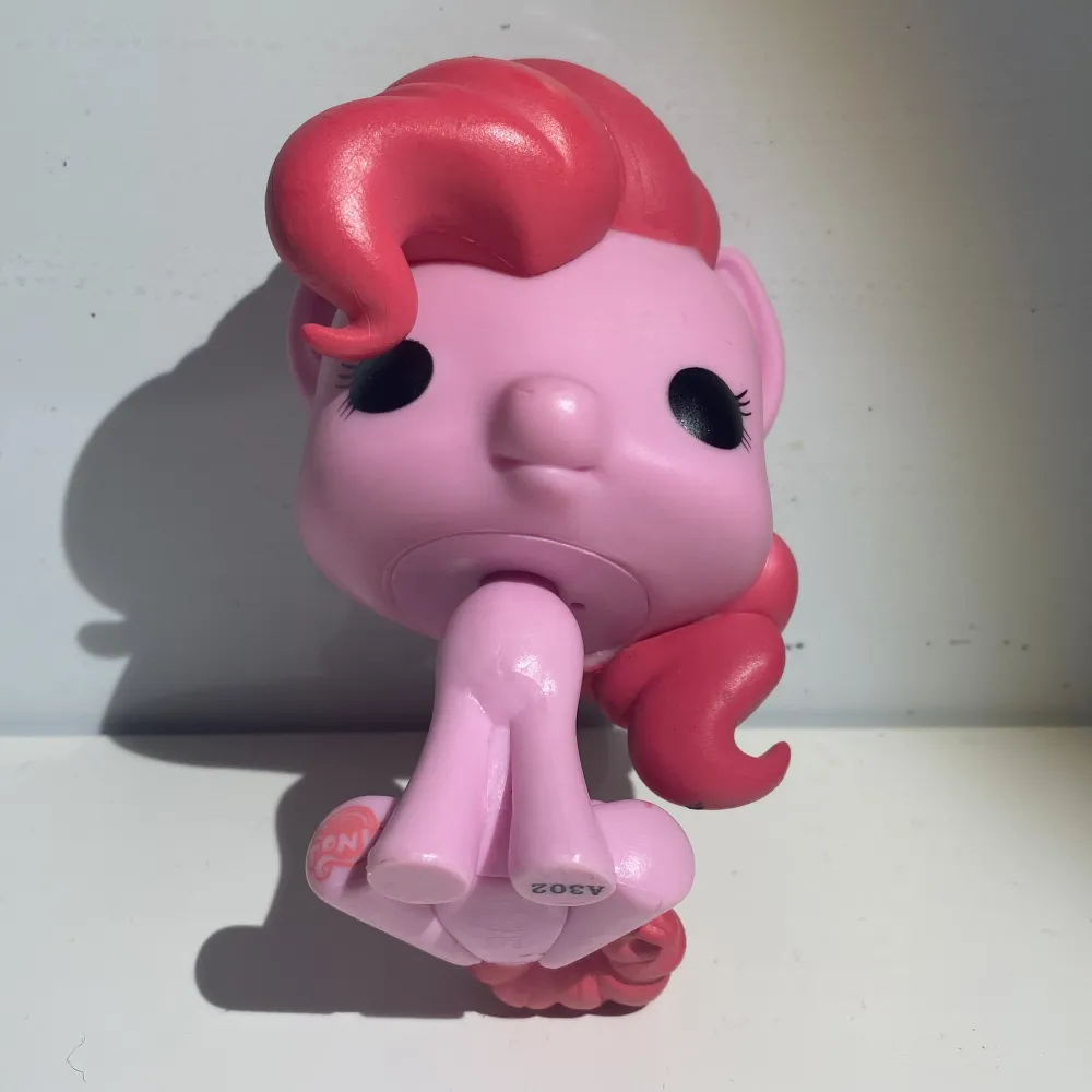 A My Little Pony - Pinkie Pie Funko Pop figure.  No box included. Good condition Price on Amazon 922kr No shipping. Övrigt.