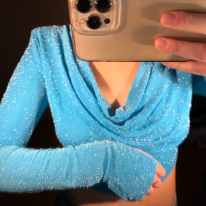 Topp, från Nelly - Fin nyårs tröja💙Använd nån enstaka timme 