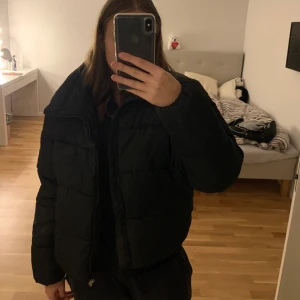 jackoe - säljer dessa två super fina jackorna! 100 kr styck! JACKAN PÅ FÖRSTA BILDEN ÄR SÅLD!