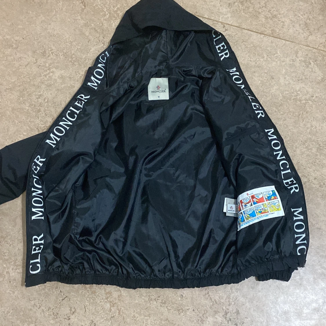 Moncler jacka M - 90