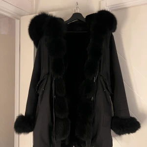 Fatima parks jacka  - Säljer min Fatima parka jacka som är använd      1 vinter storlek XS köpt från garoff