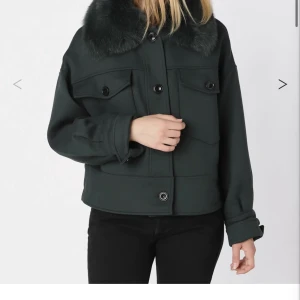 Meotine Jacka - Säljer min superfina Meotine Jacka i färgen grön strl xs/s Budagivning i kommentarerna