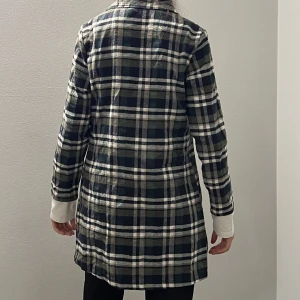 Jacka  - Randig,skönt för hösten och sommaren 