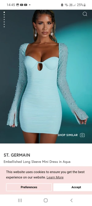 Festklänning - En väldigt fin klänning som sticker ut och passar perfekt till en utekväll. Använt endast 1 gång i max 2h. Har sett att den har varit populär på tiktok och den e superskön. Den e väldigt stretchig oxå.  Kan tänka mig att gån ner i pris oxå. Köpt för 899kr