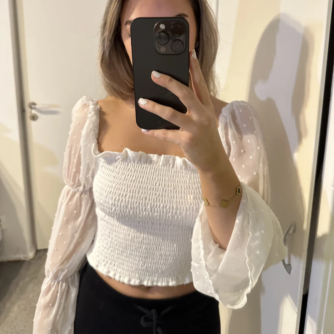 Vit topp med volang ärmar - 90